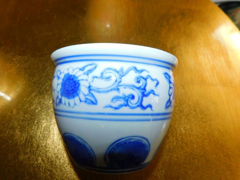 3  vaze  vintage portelan ,  fiecare   deosebita ,  China,  Franta , Elvetia