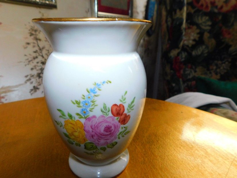 3  vaze  vintage portelan ,  fiecare   deosebita ,  China,  Franta , Elvetia