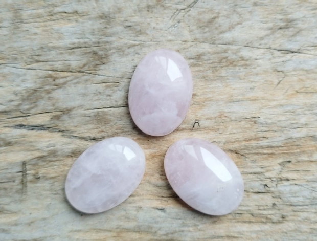 Cabochon cuart roz, 25x18 mm