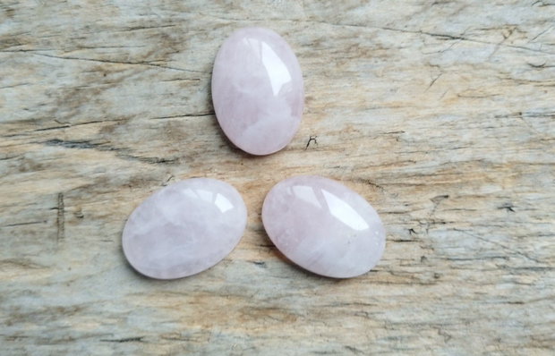 Cabochon cuart roz, 25x18 mm