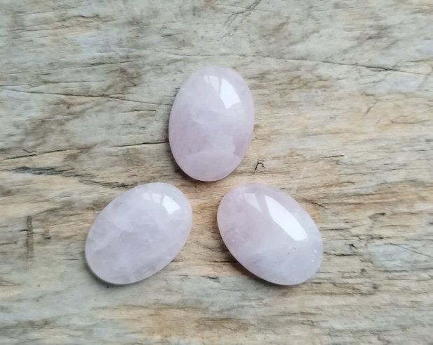 Cabochon cuart roz, 25x18 mm