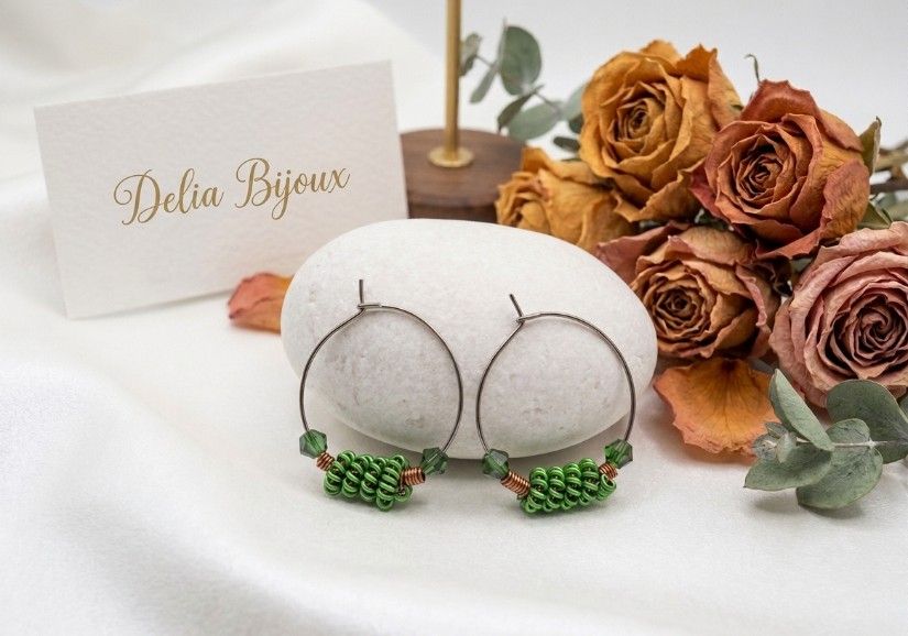 Cercei handmade hoop din cupru non-tarnish și aluminiu verde, pe bază din inox (cod1431)