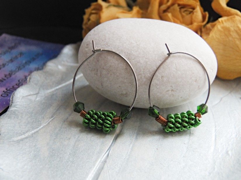 Cercei handmade hoop din cupru non-tarnish și aluminiu verde, pe bază din inox (cod1431)