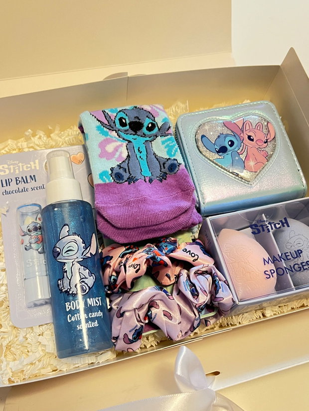 Cutie cadou Stitch Beauty Glam cu portofel, spray de corp, balsam de buze