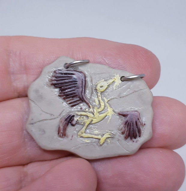 Set compus din cercei si pandandiv, cu tema paleontologica, mulaje cu fosile de paleo păsări