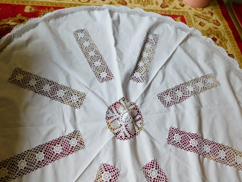 Fata de masa vintage, alba, dantele, foarte mare , deosebita, neutilizata