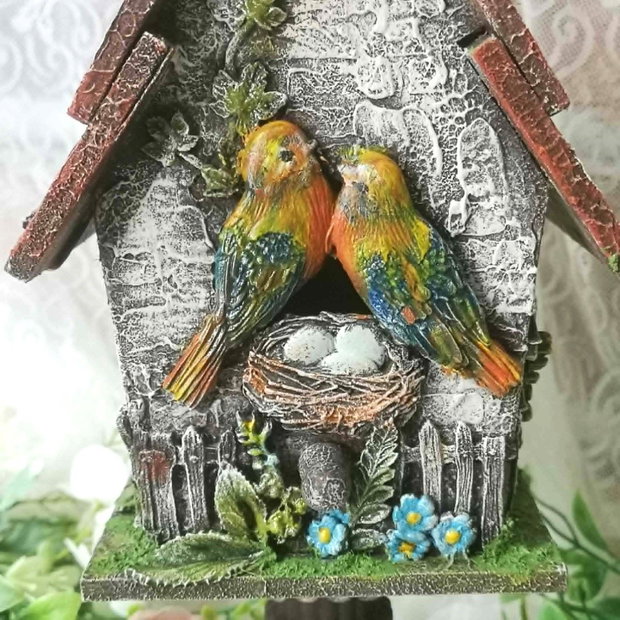 Casuta de pasari decorativa Primavara in gradina