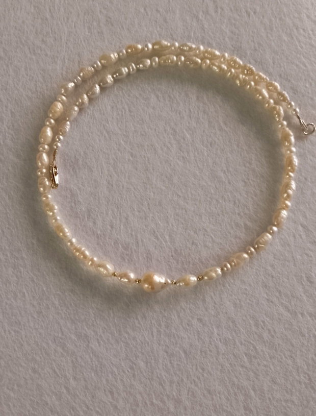 Colier perle de cultura aurii cu biluțe aur 14k