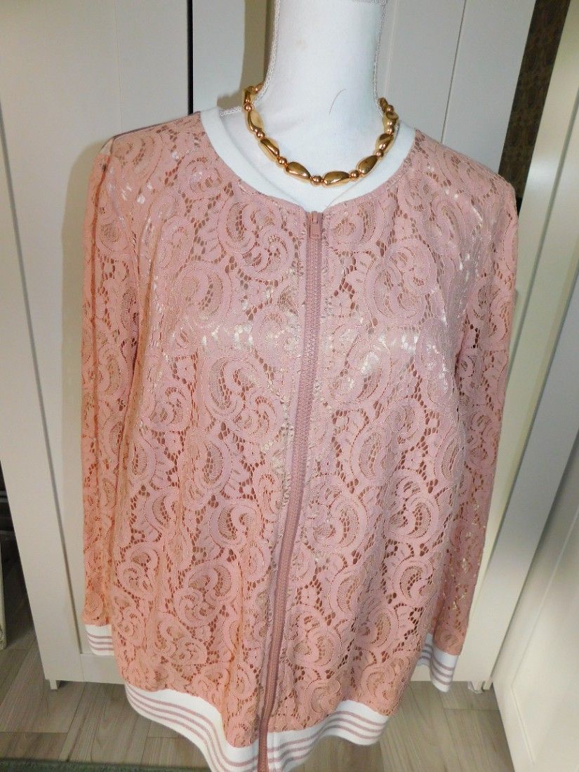 Blazer  nou dantela ,  masura 50 ,  deosebit,