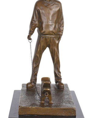 Street Thug-statueta din bronz cu soclu din marmura