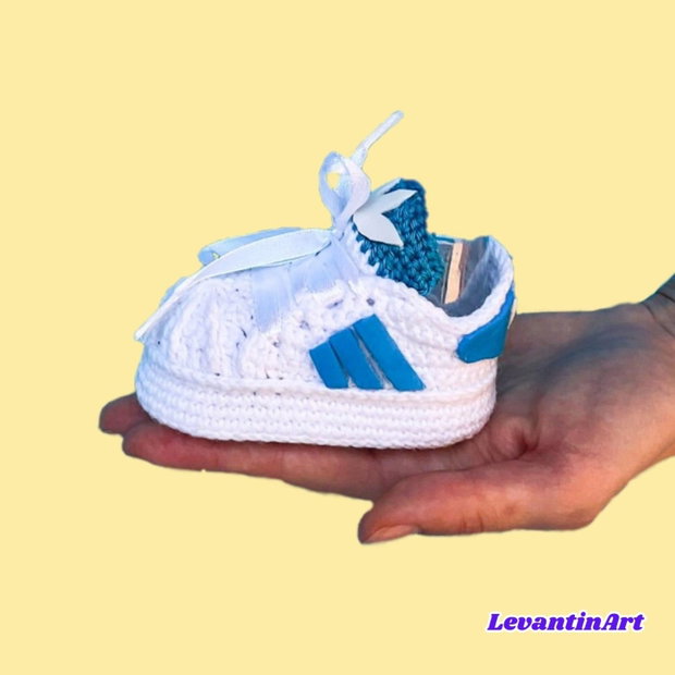 Botosei bebe crosetati tip adidasi | model unisex | handmade | 0-6 luni