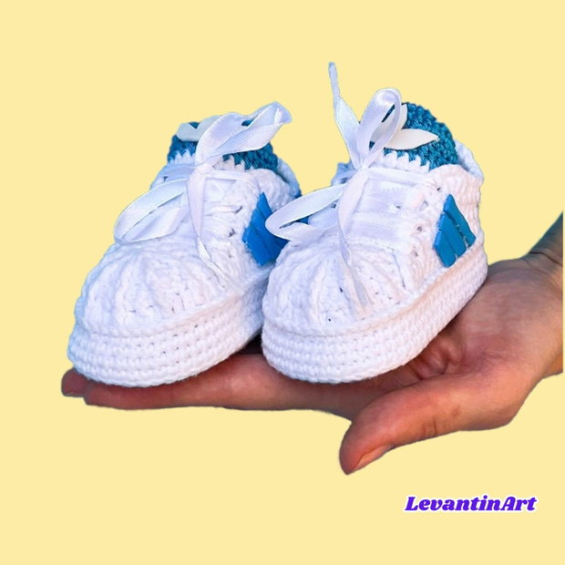 Botosei bebe crosetati tip adidasi | model unisex | handmade | 0-6 luni