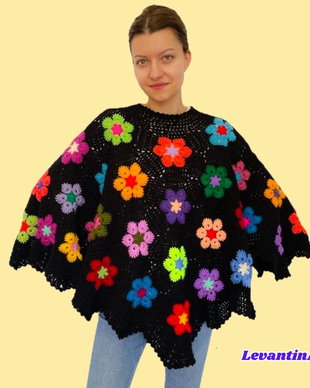 Poncho negru crosetat manual cu flori colorate / Capa dama boho, oversized, handmade