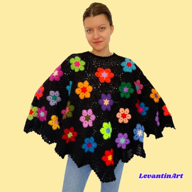Poncho negru crosetat manual cu flori colorate / Capa dama boho, oversized, handmade