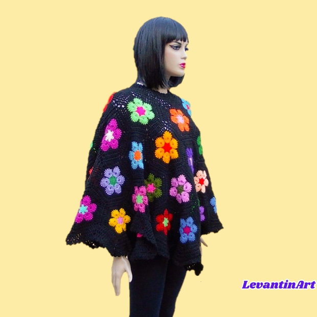 Poncho negru crosetat manual cu flori colorate / Capa dama boho, oversized, handmade