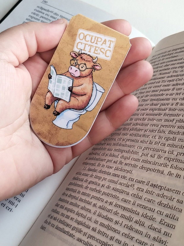 Semn de carte magnetic "Ocupat. Citesc" - Vacuta la toaleta