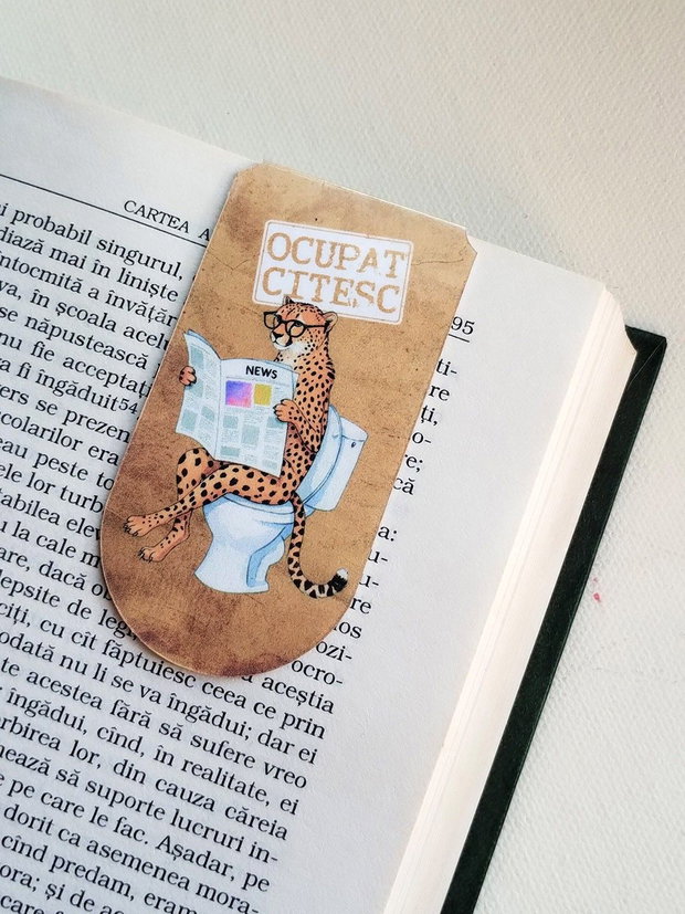 Semn de carte magnetic "Ocupat. Citesc" - Ghepard la toaleta