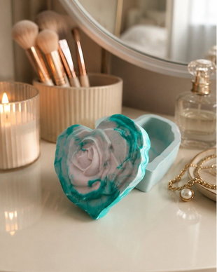 cutie decorativa special creata pentru tine.