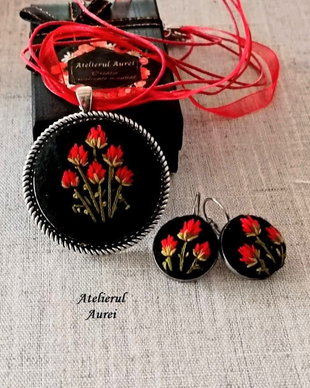 Set bijuterii cu broderie manuala