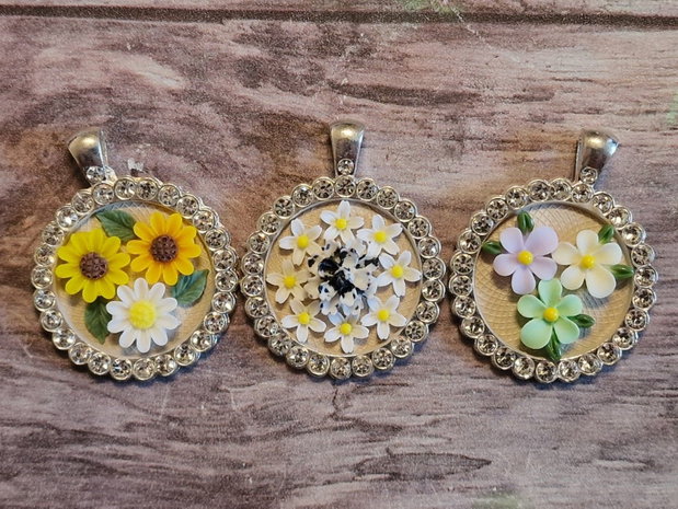 Pandantiv floral