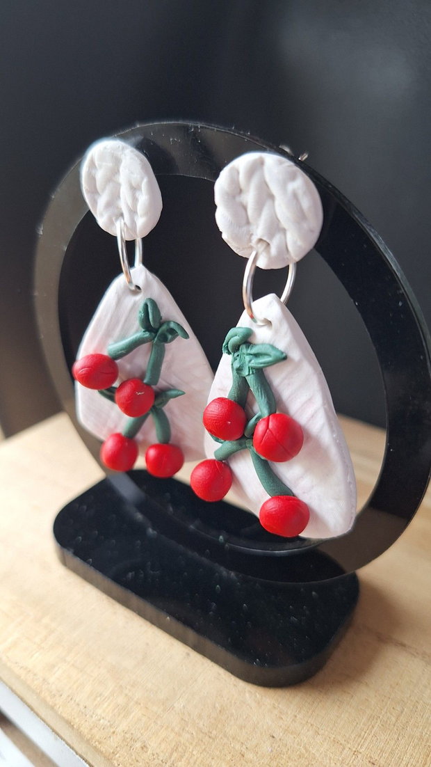 Cercei Cireșe la Urechi Cercei Handcrafted Albi cu Roșu Aprins