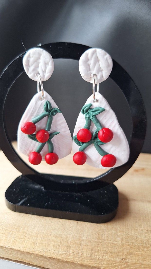 Cercei Cireșe la Urechi Cercei Handcrafted Albi cu Roșu Aprins