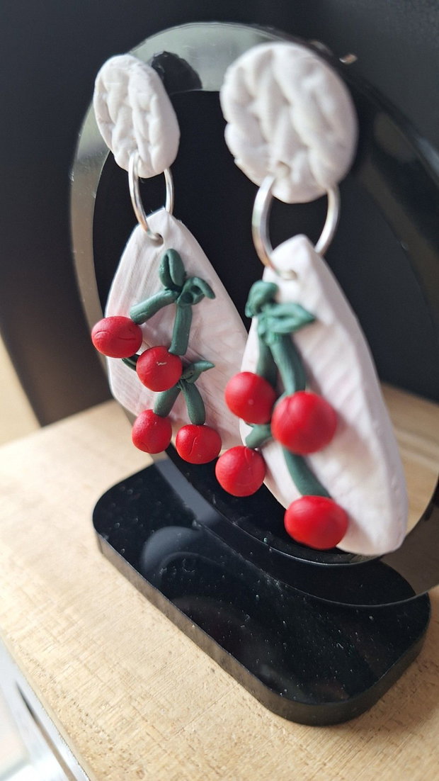 Cercei Cireșe la Urechi Cercei Handcrafted Albi cu Roșu Aprins