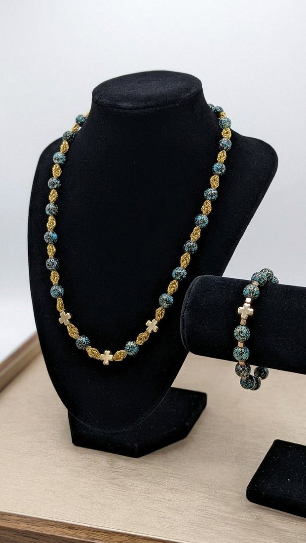 Set Croșetat "Golden Turquoise" Colier și Brățară cu Mărgele Turcoaz și Cruciulițe Aurii