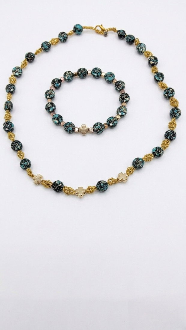 Set Croșetat "Golden Turquoise" Colier și Brățară cu Mărgele Turcoaz și Cruciulițe Aurii
