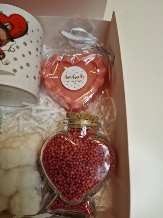 Love Bear gift box cu parfum, perle de baie, sapun si lumanare