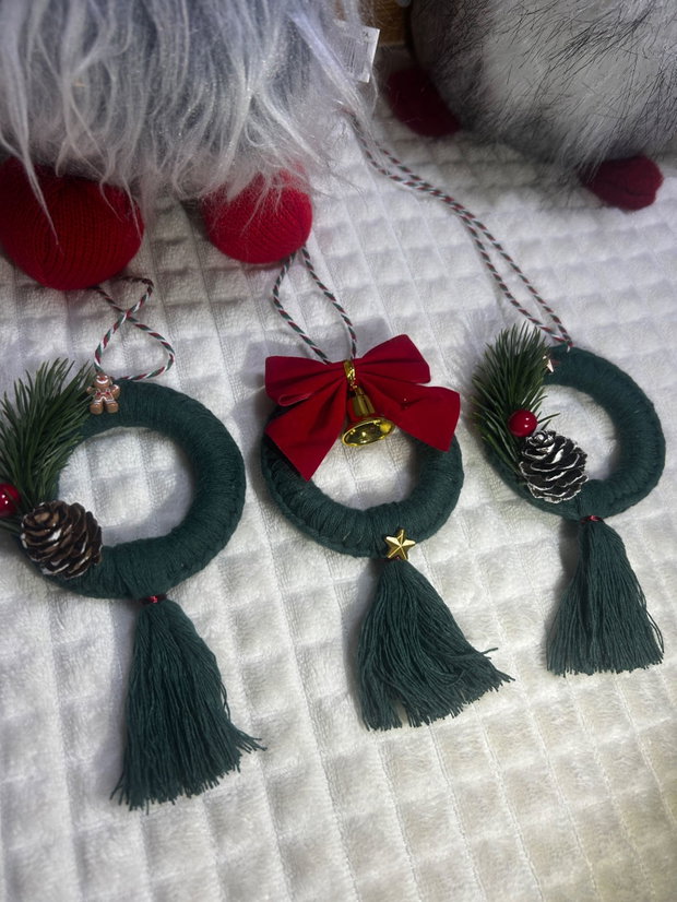 Coronițe de Crăciun din macrame