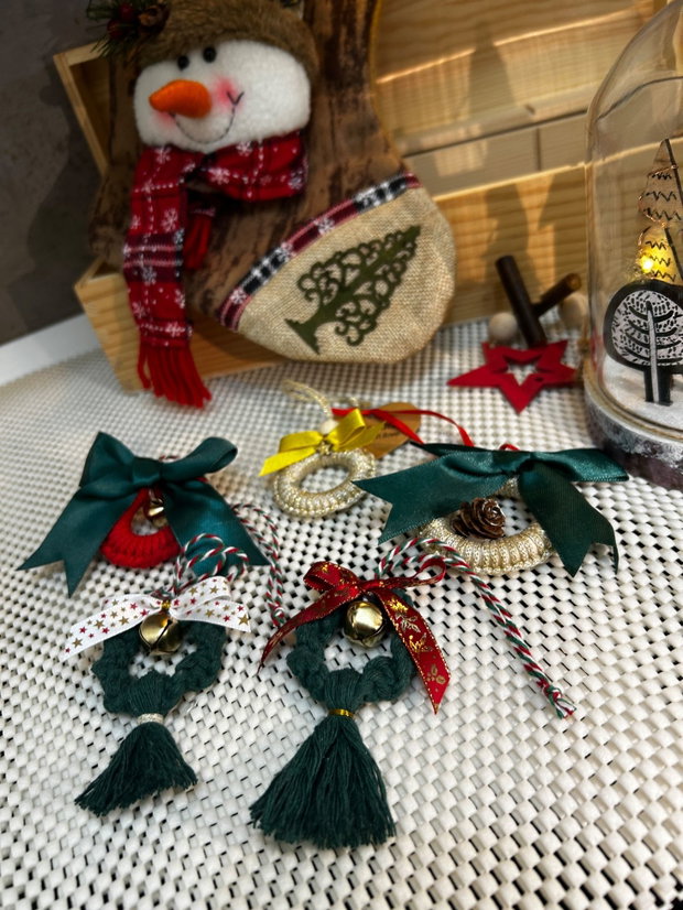 Coronițe de Crăciun din macrame
