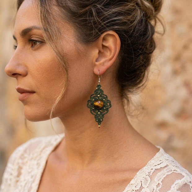 Cercei verzi micromacrame cu ochi de tigru