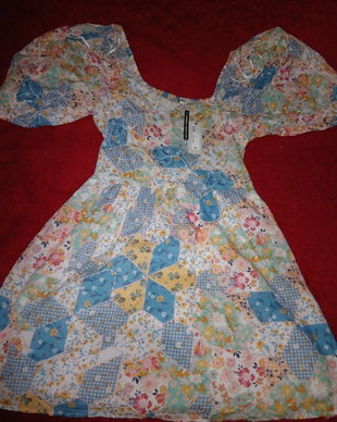 Vând Rochie River Island Patchwork Floral, Mărimea 38-Nouă cu etichetă