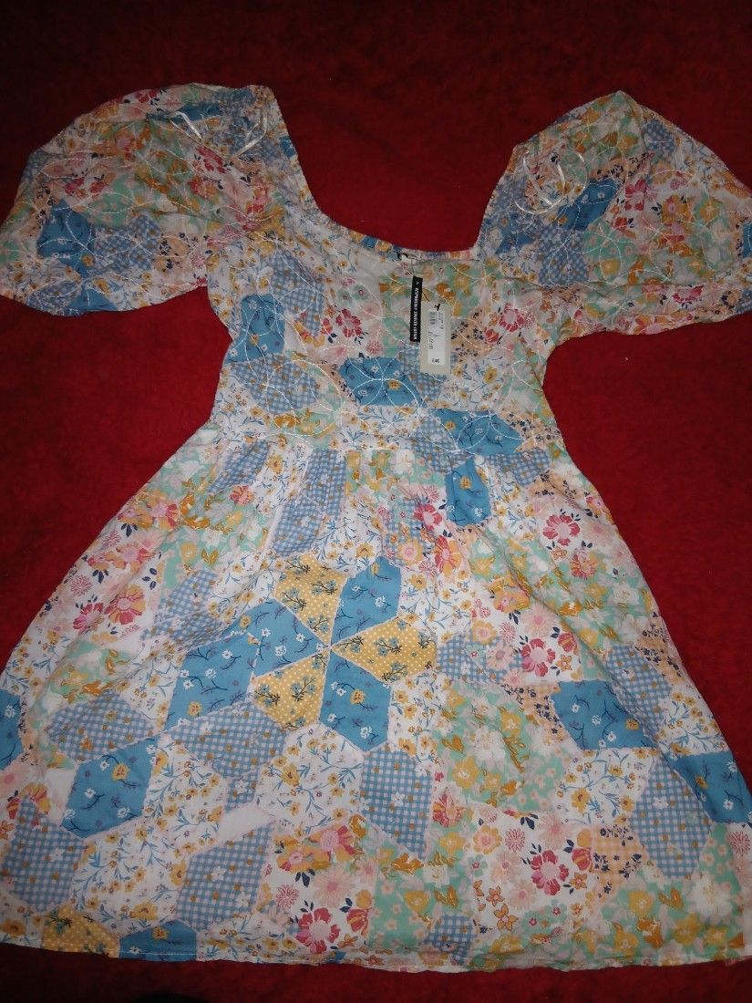 Vând Rochie River Island Patchwork Floral, Mărimea 38-Nouă cu etichetă