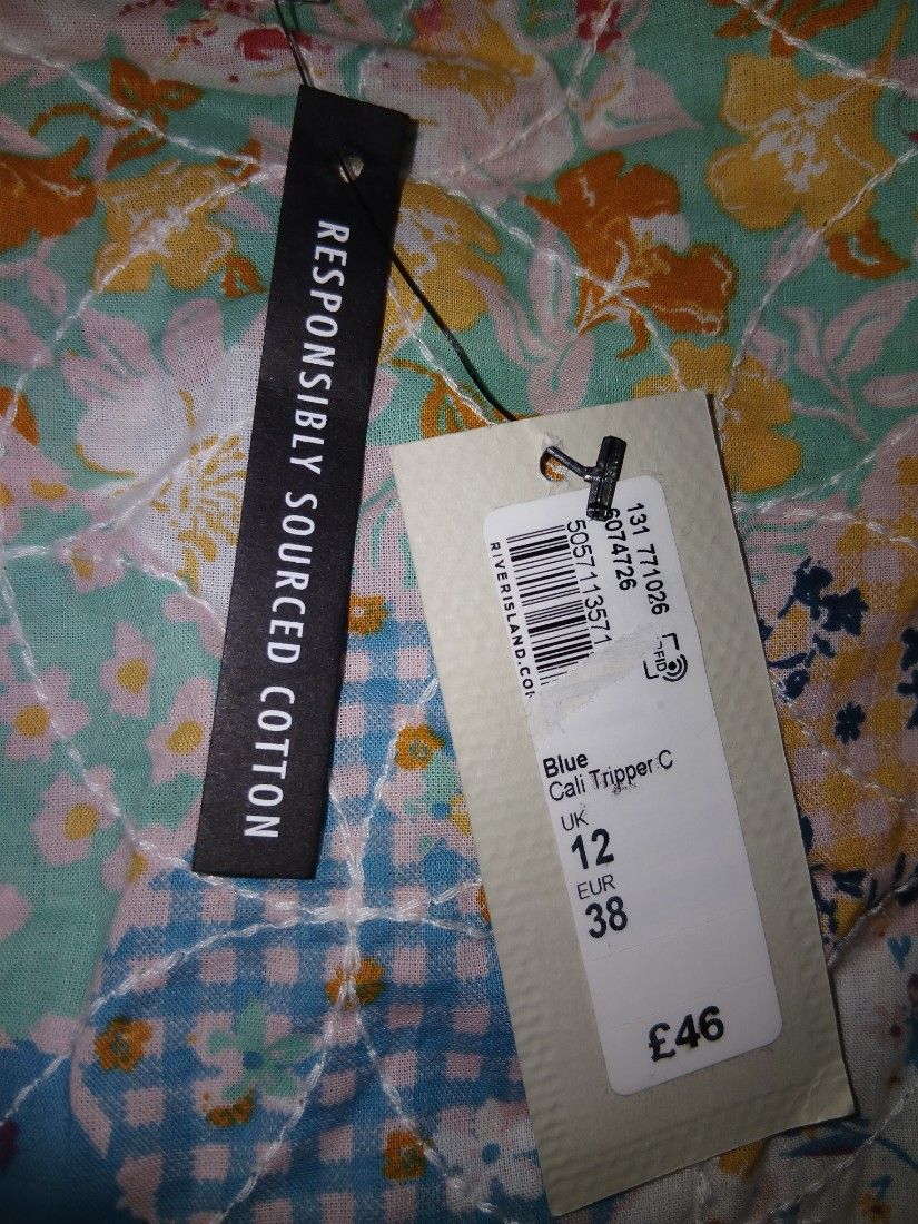 Vând Rochie River Island Patchwork Floral, Mărimea 38-Nouă cu etichetă