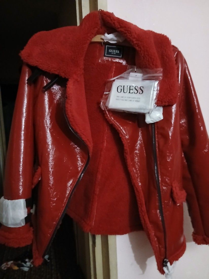 Vând geacă damă premium Guess Marciano, absolut nouă, cu etichetă
