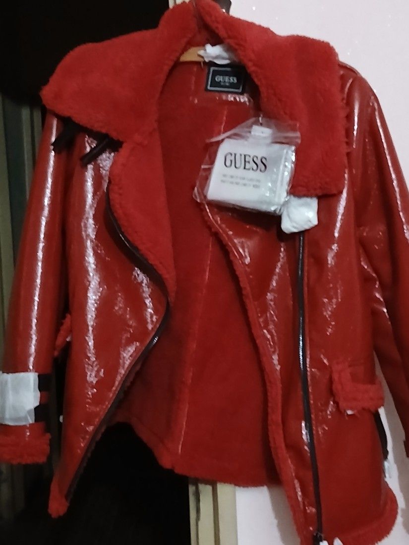 Vând geacă damă premium Guess Marciano, absolut nouă, cu etichetă