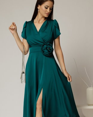 Rochie midi verde de ocazie cu decolteu petrecut si maneci tip lalea