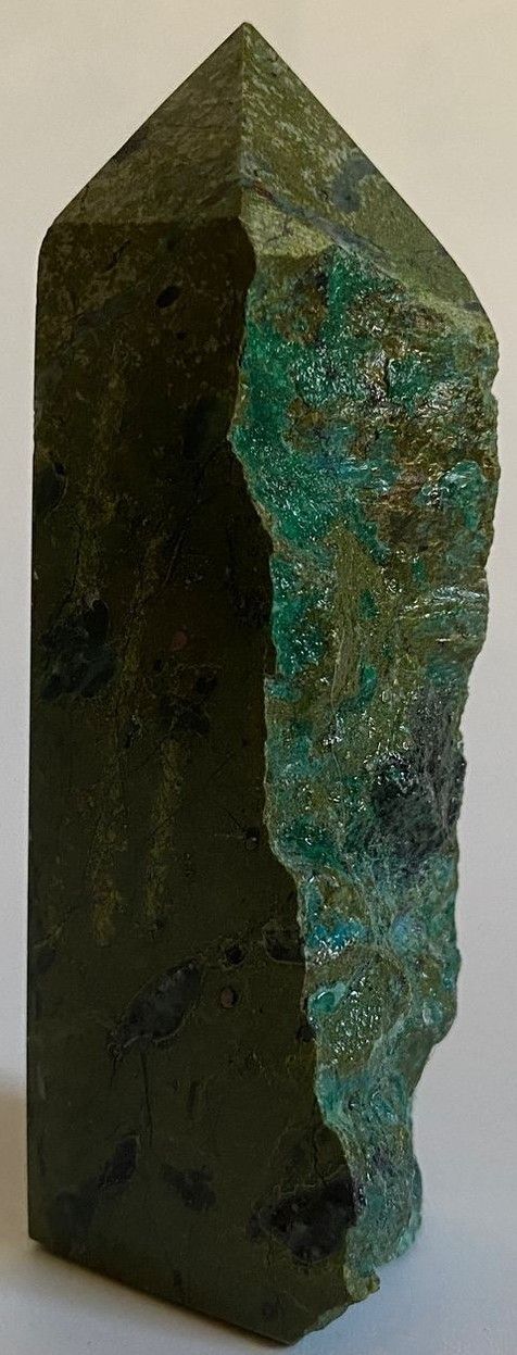 Pirita Verde - Obelisc brut piatra semipretioasa