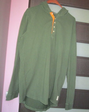 bluza verde cu gluga L