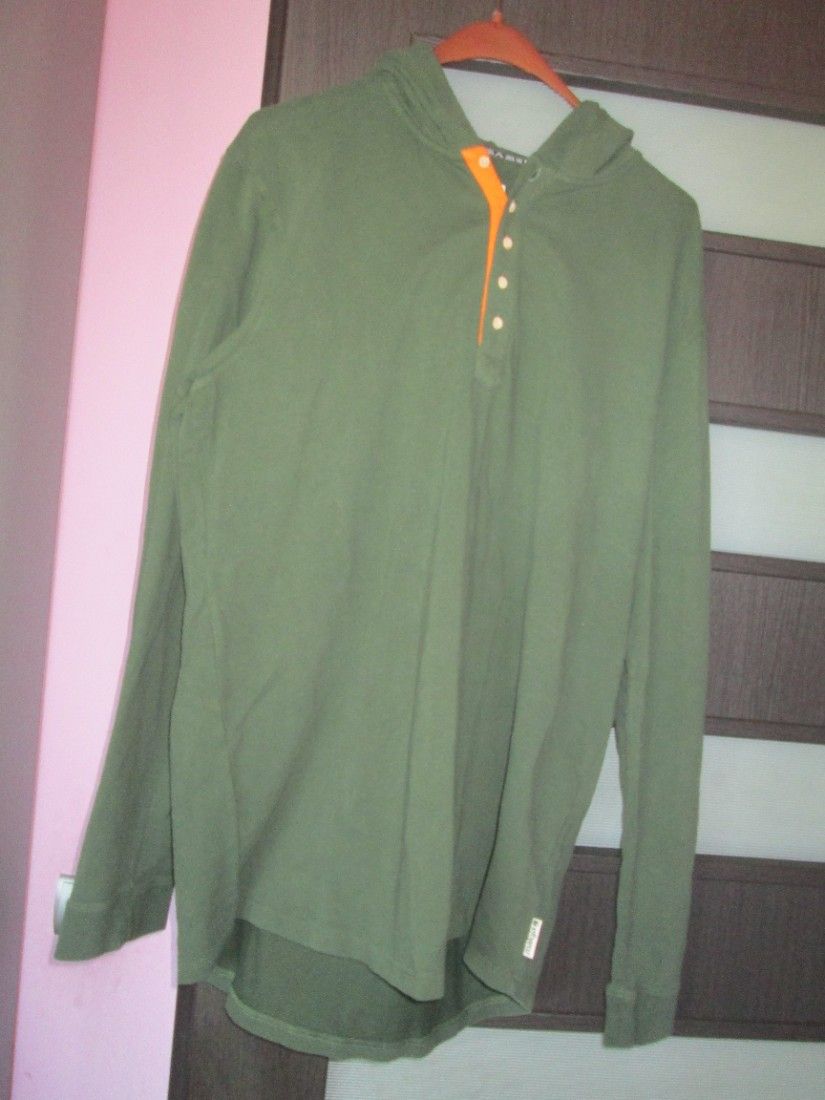 bluza verde cu gluga L