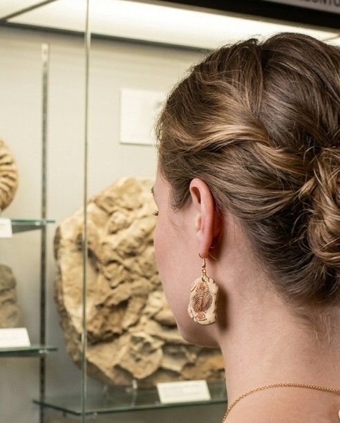 Set compus din cercei si pandandiv, cu tema paleontologica, mulaje cu fosile de paleo pesti