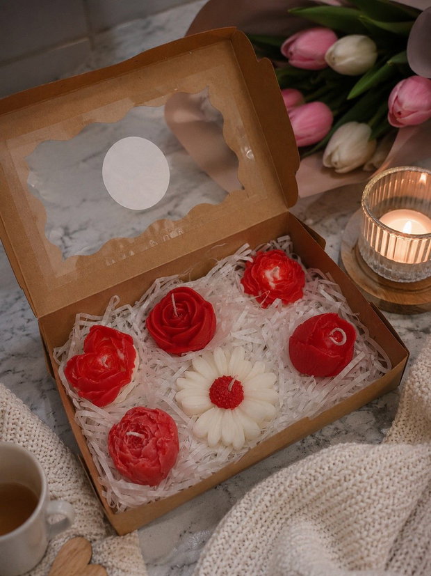 Set lumanari decorative rosu pentru ocazii speciale