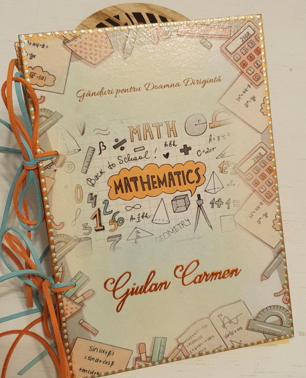 Agenda / album / jurnal personalizat pentru doamna invatatoare / educatoare / diriginta / profesoara, "Cartea cu ganduri". Se realizeaza cu tema dorita.