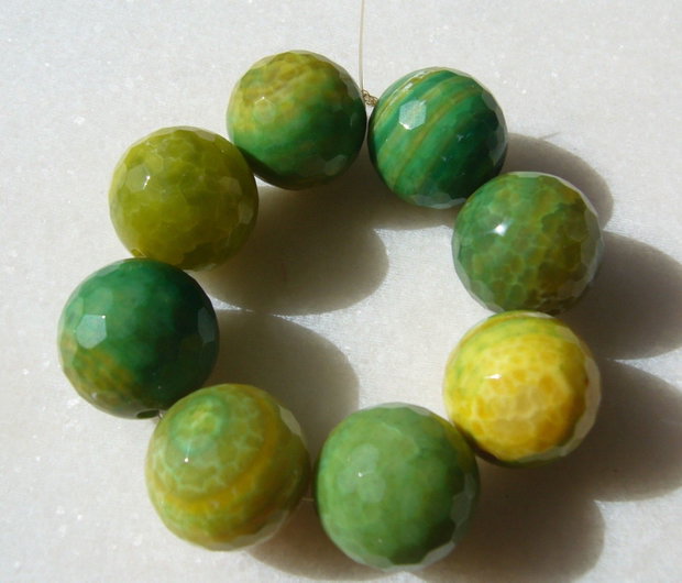 (8 bucati) Agate fatetate 18 mm