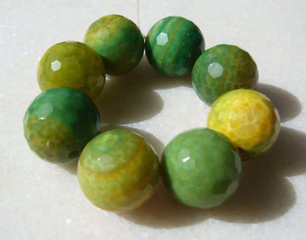 (8 bucati) Agate fatetate 18 mm