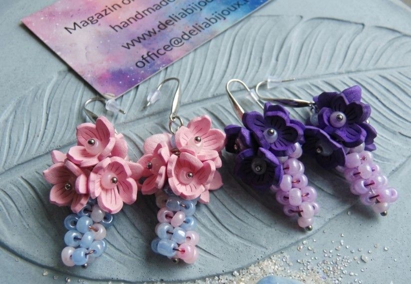 Cercei Sakura Pastel flori delicate din foamiran și mărgele țesute manual (cod1434)