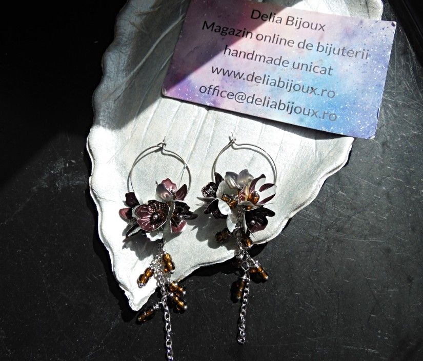 Cercei statement handmade unicat - doze aluminiu reciclate - transformați în buchețele de flori curgătoare (cod1438)