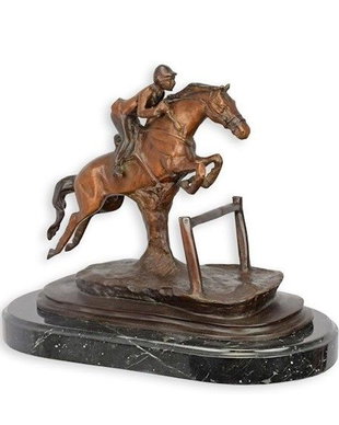 Calaret cu calul sau-statueta din bronz cu un soclu din marmura